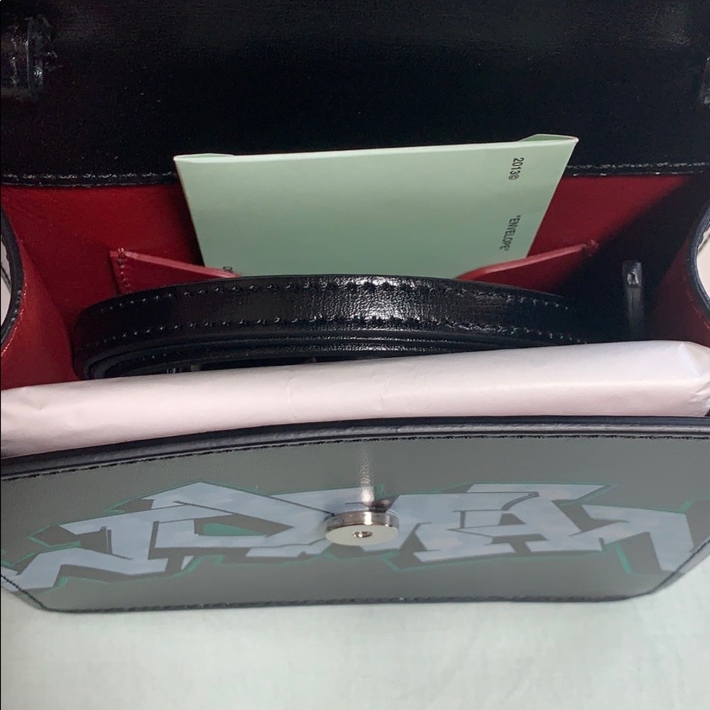 Off-White Jitney 0.7 Crossbody Belt Bag Black - Picture 10 of 13